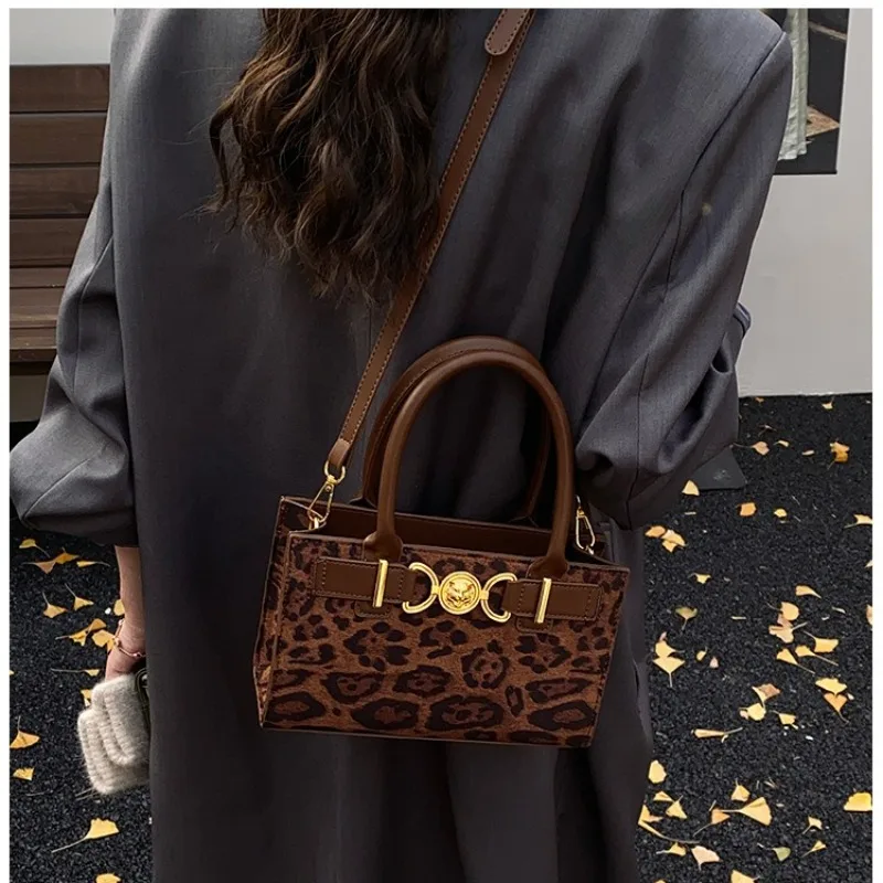 Elegant decorative pattern crossbody bag, modern trend women's zipper shoulder bag, fashionable casual handbag