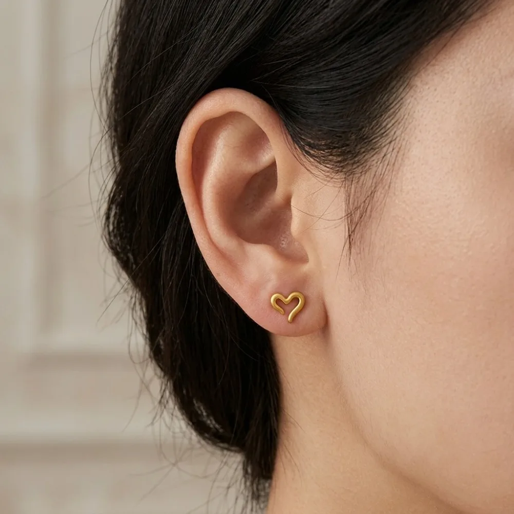 

INS Fashion Minimalist Delicate Small Cute Girls Open Heart Earrings Luxury Sweet Ear Jewelry Daily Party Dating Accessories