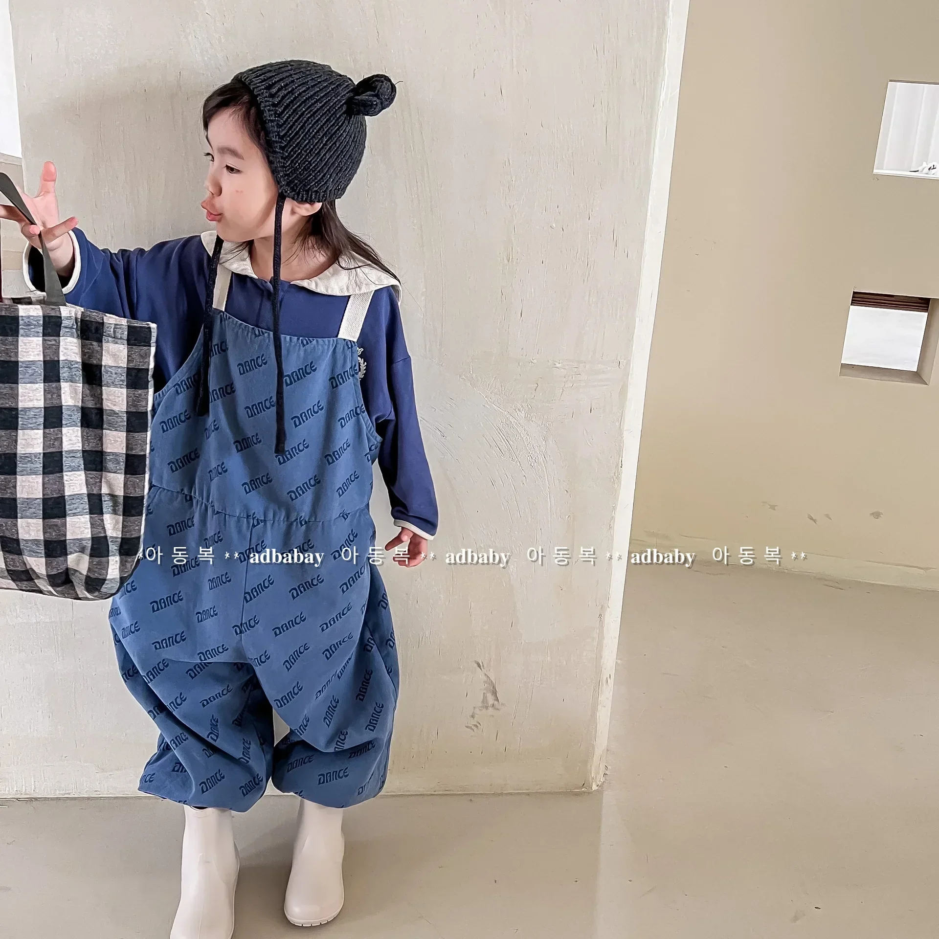 

Осень 2022, новые детские повседневные комбинезоны, модные брюки с буквенным принтом для девочек, хлопковые свободные брюки для маленьких мальчиков, детский комбинезон