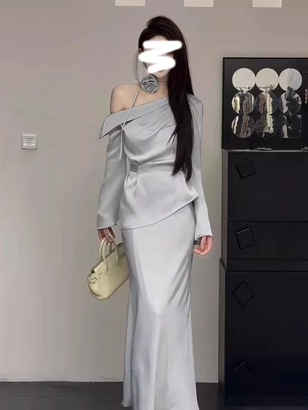 

Элегантный осенний комплект для женщин: юбка с высокой талией и топ с длинным рукавом, стильный крой, для возраста 18-25 лет, на осень и зиму.