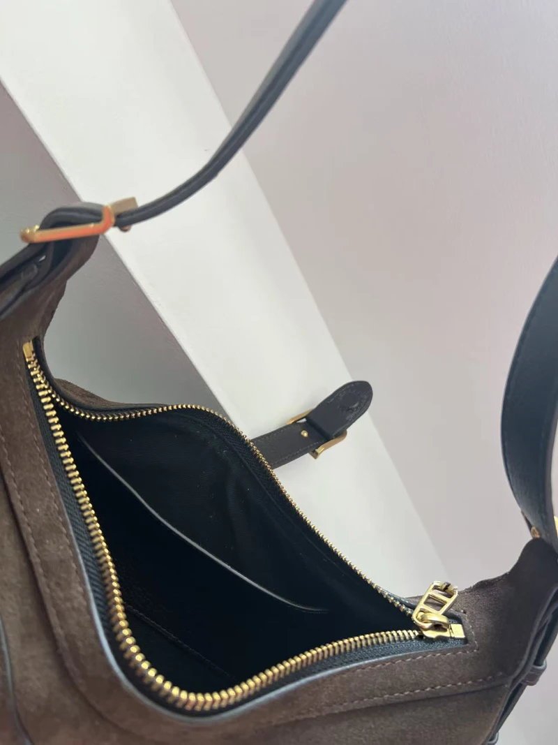 

French-style niche minimalist versatile curved design black leather and brown suede handbag shoulder bag