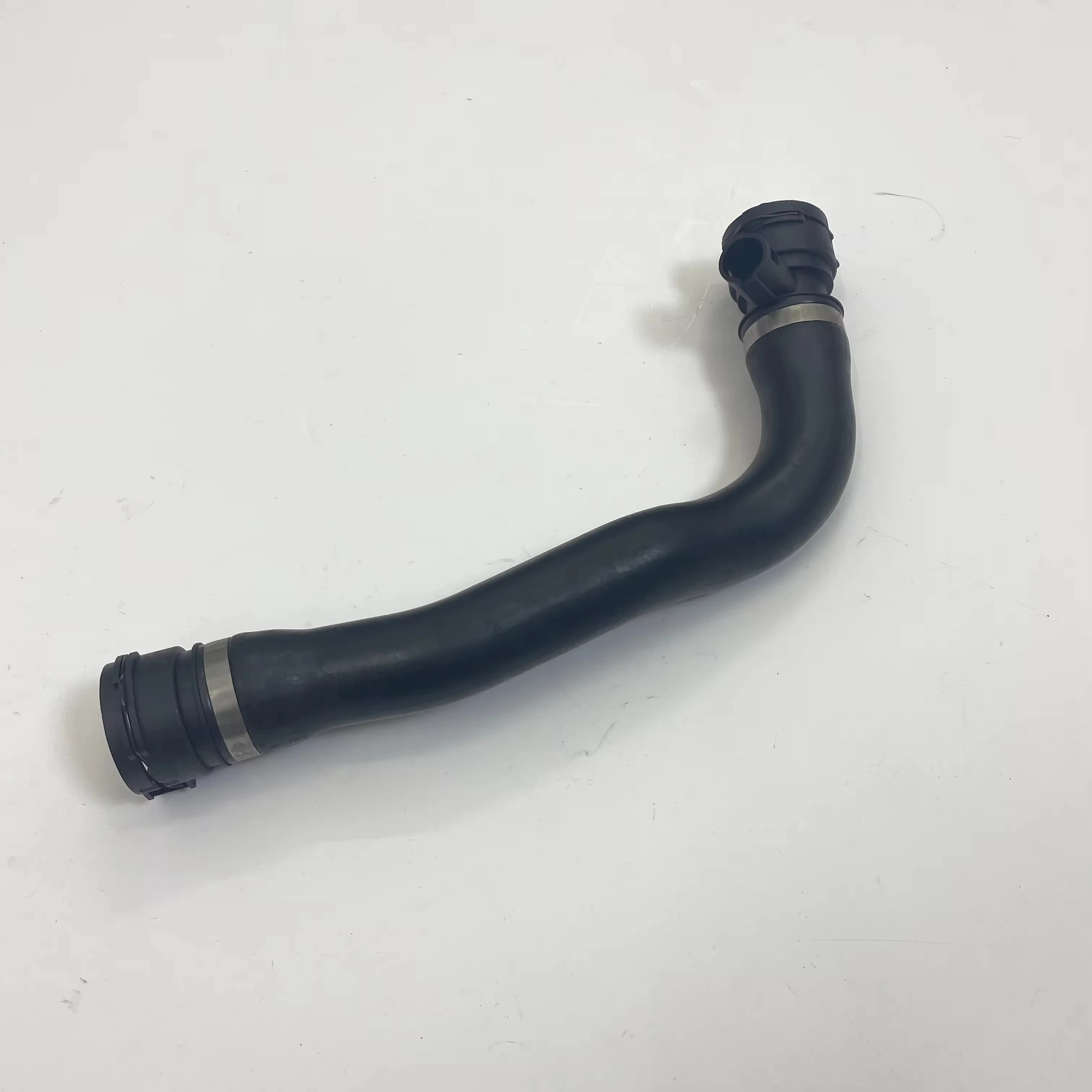 STZT قطع غيار السيارات خرطوم مطاطي 17127540666 لسيارات BMW E63 550 650i