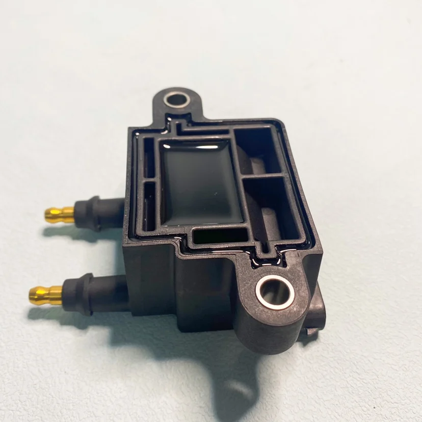 For Merc-ury outboard engine high pressure package igniter four-stroke universal double cylinder ignition coil spark plug point