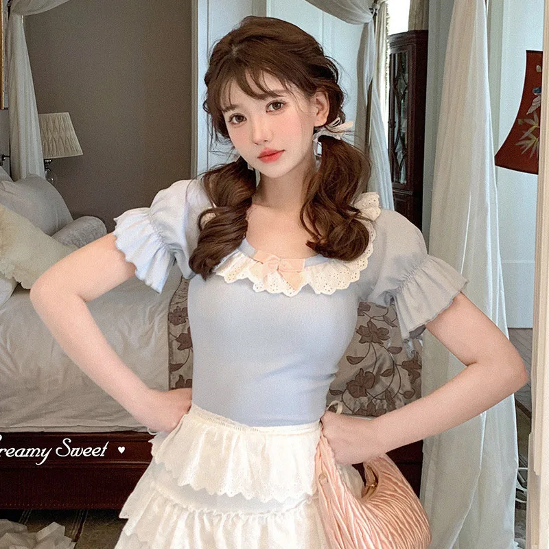 T-shirt patchwork in pizzo estivo T-shirt da donna con maniche a sbuffo e collo quadrato dolce T-shirt slim fit stile grazioso con fiocco Kawaii Lolita