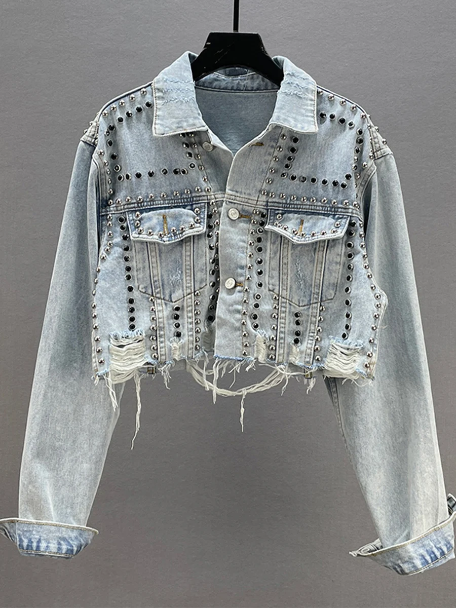 

Женская укороченная джинсовая куртка 2024 года, осенняя новинка, приталенная, с заклепками и прорезями, в уличном стиле, из смесового хлопка и полиэстера