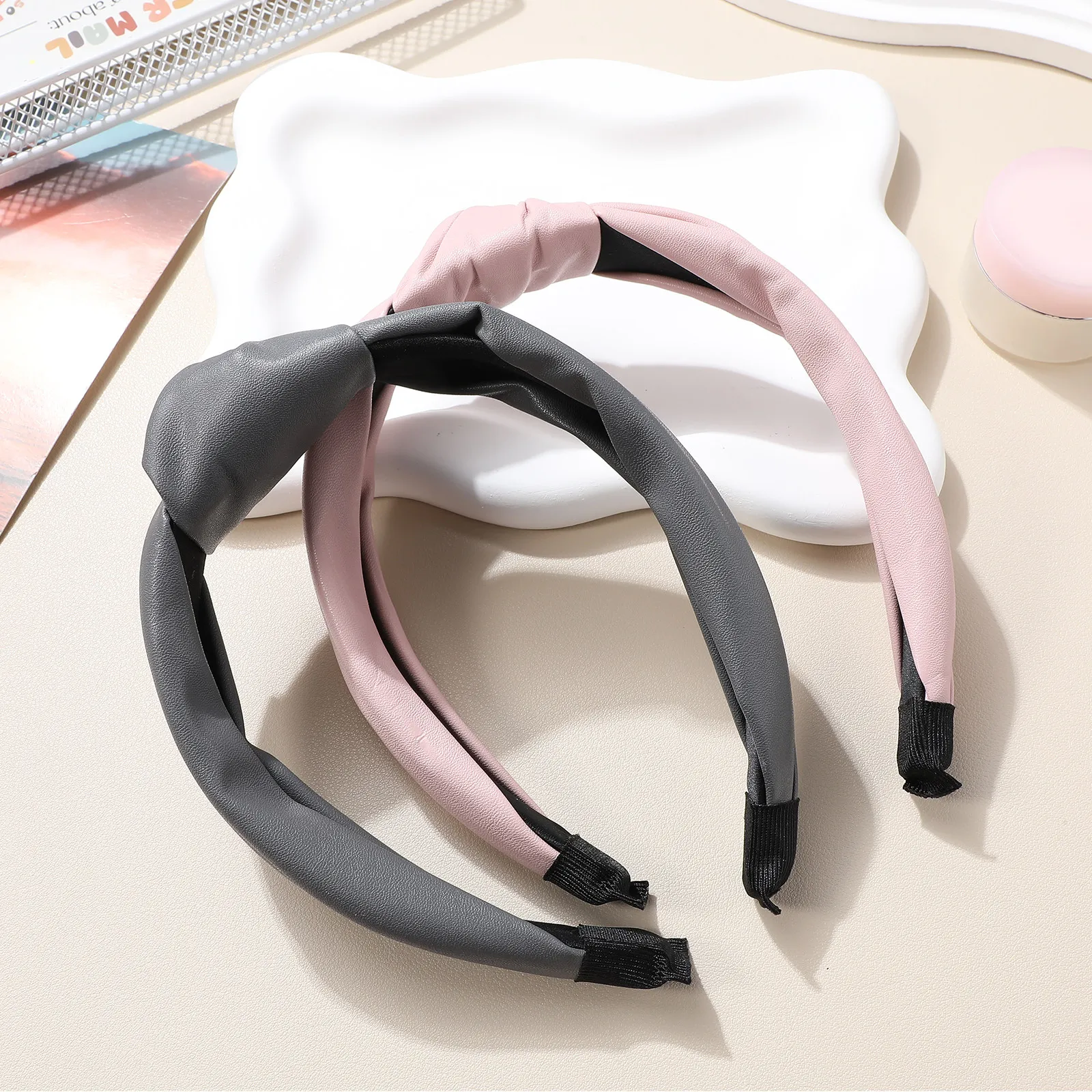 

2Pcs Wide Knotted Headbands Non-Slip Top Knot Hairbands Stylish Boho Hair Accessories for Women Comfortable Hairbands