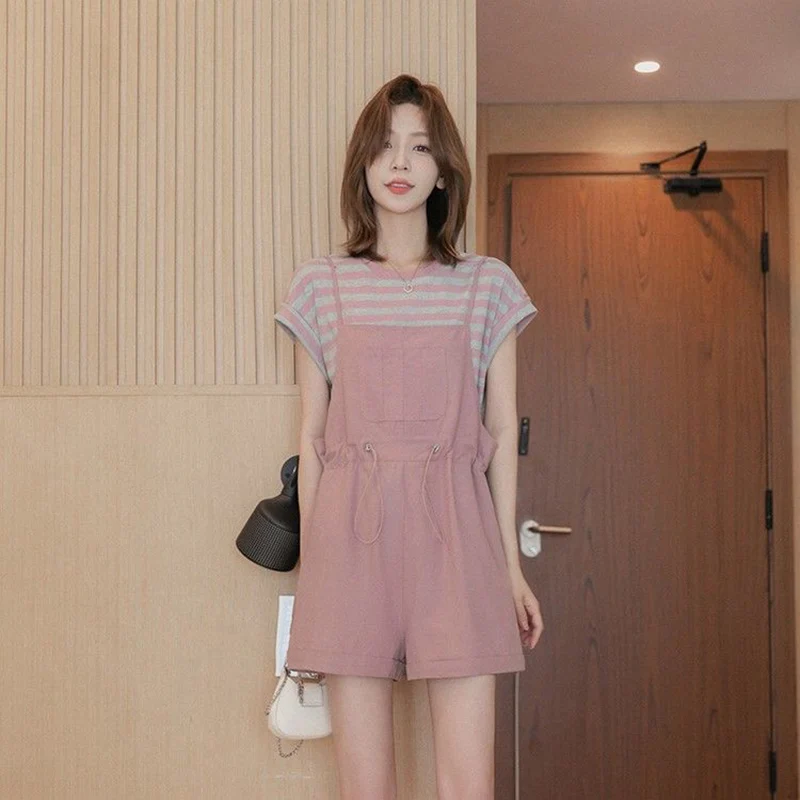 Fashionable Age Reducing Women\'s Set Summer New Casual Short Sleeve Stripe T-shirt+wide Leg Strap Shorts Two-piece Set for Women