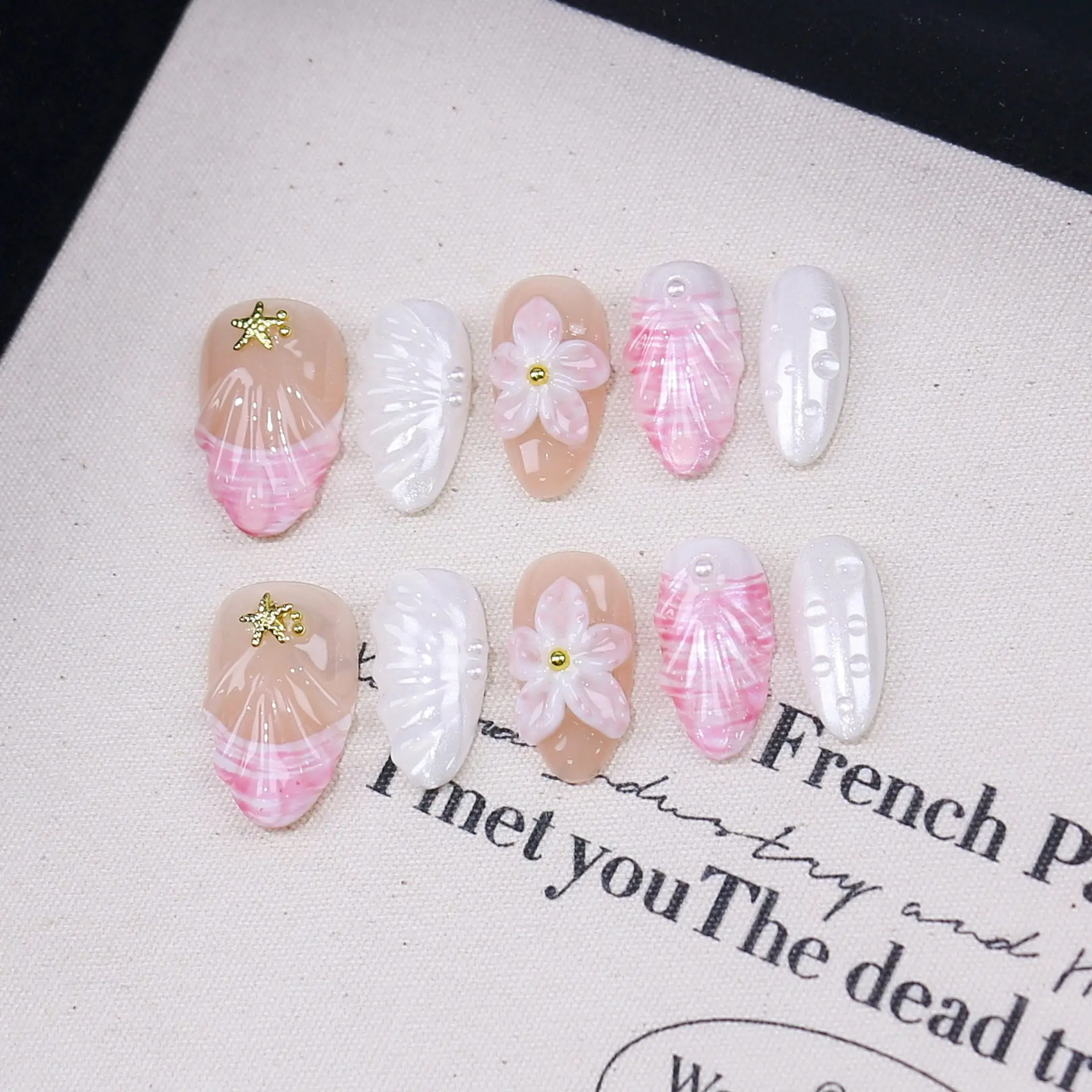 10 قطعة اليدوية ثلاثية الأبعاد منحوتة الزهور اضغط على الأظافر قصيرة اللوز الفرنسية الأظافر وهمية يمكن ارتداؤها قابلة لإعادة الاستخدام الأظافر وهمية للنساء #4