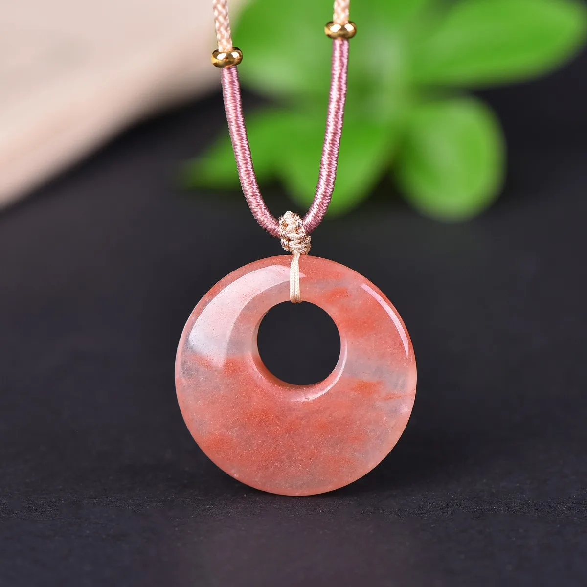 

Natural jade peach blossom wine high buckle jade pendant pink couple pendant for girlfriends