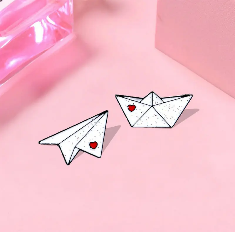 Enamel Pins Custom Love Brooches Lapel Pin Shirt Bag Aircraft Ferry Badge Mini Jewelry Gift For Kids Friends Paper plane Boat