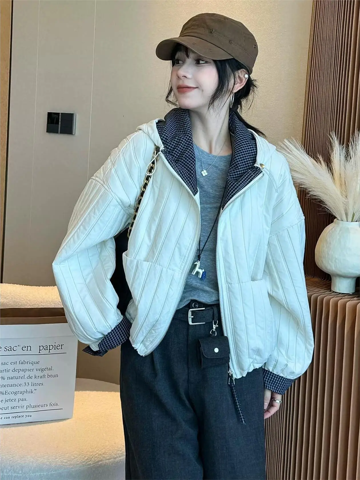 

Fashionable Thickened Hooded Jacket Short Outerwear Lightweight Cotton Coat Women's Autumn 2026 Casual Anti-aging Top