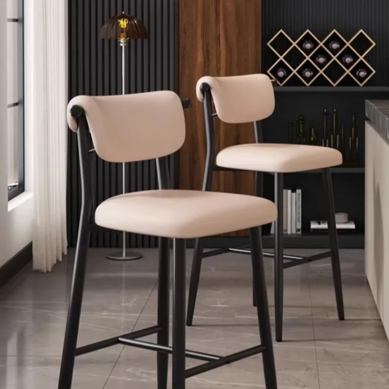 

Adjustable and stable kitchen bar stool with upholstered backrest, suitable for hotel restaurant and living room use