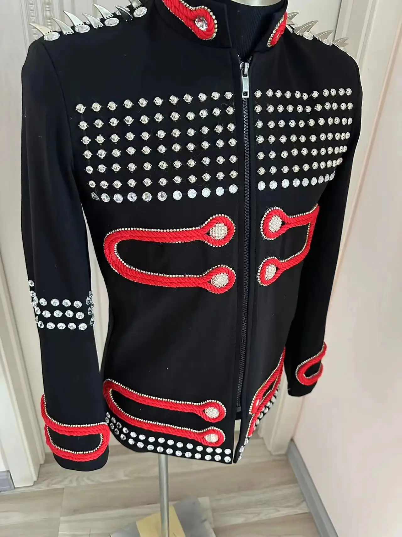 

Handmade Royal Style Men's Rivets decoration Slim Suit Stage Show Performance Coat Banquet wedding chorus Dance Outfits