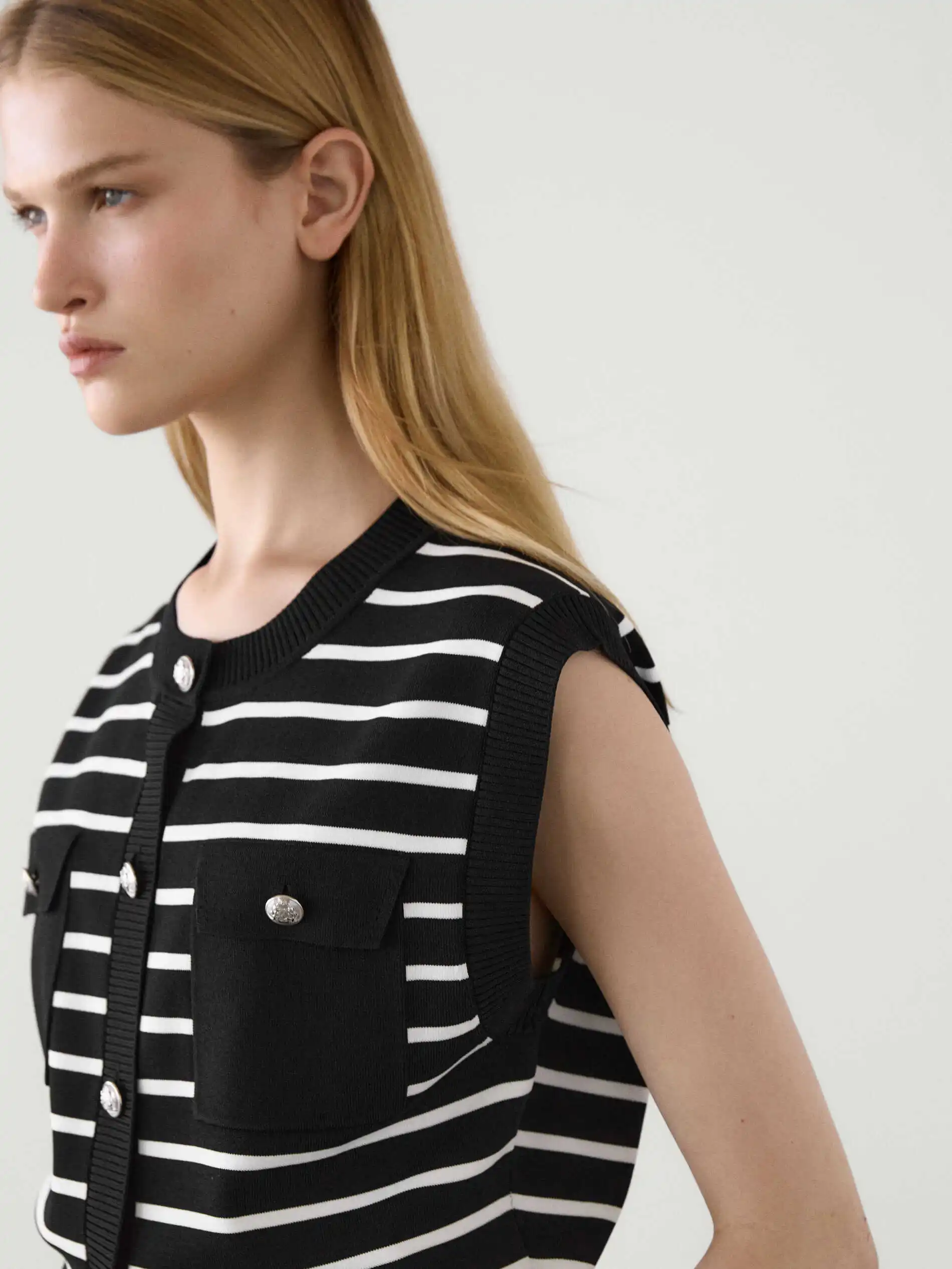 Ethereal MD 2025 massidutti automne nouveau style de femmes décontracté mode rayé col rond tricot gilet sans manches