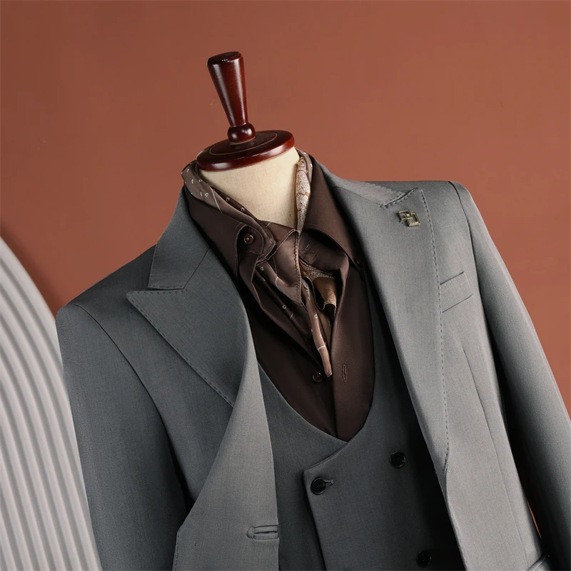 Men's 3 Piece Formal Suit Jacket Vest Pants Stretch Slim Fit Smooth Fabric Tailored Suit for Business Party Formal Occasions