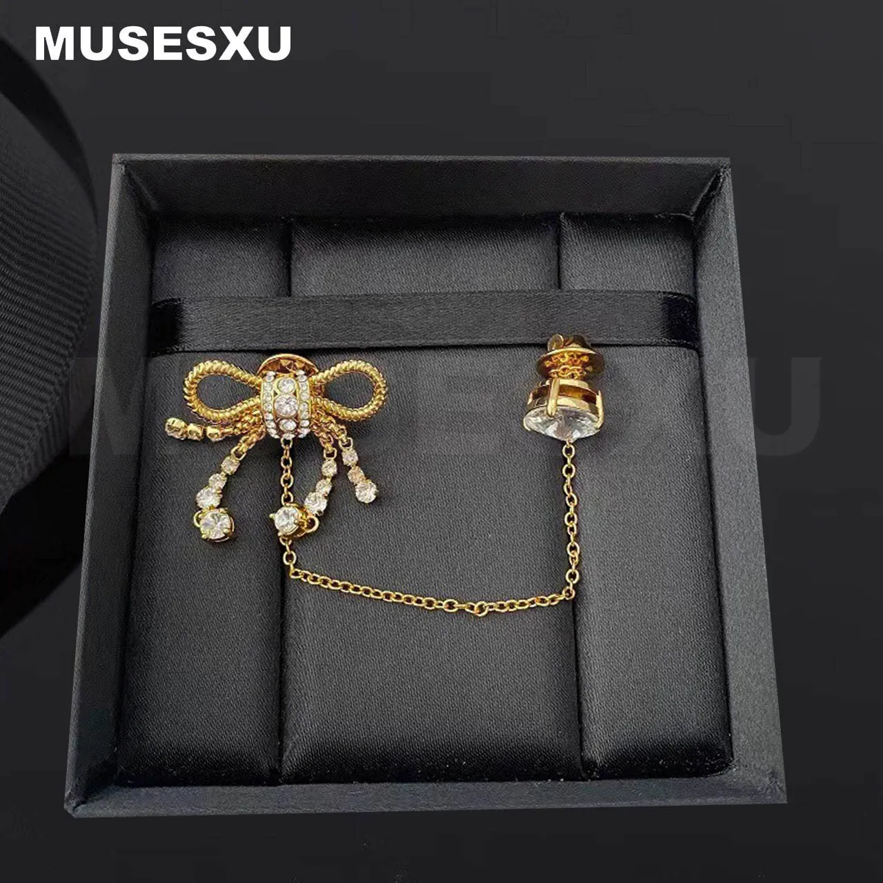 

2022 Luxury Classic Jewelry Brand Golden Tassel Bow & Zircon Chain Asymmetric Brooch For Women's Party Wedding Gifts