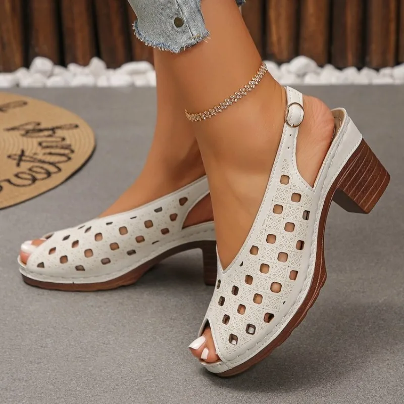 Thumbnail 4 - #22 Cheap Fish Toe Sandals Worth Buying