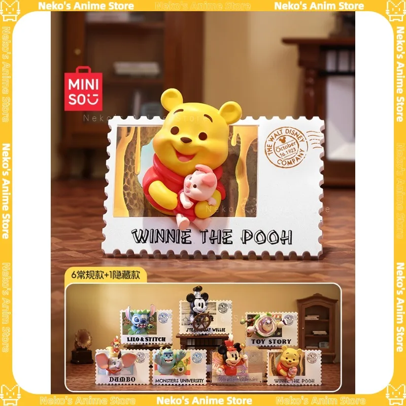 

В наличии Miniso Sanrio Blind Mystery Box Disney Stitch Winnie The Pooh, новое издание, 100-летие, ретро-стиль, штамп, серия игрушек