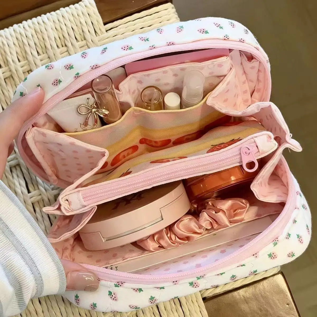 Strawberry Toast Makeup Bag Makeup Bag Portable Makeup Storage Small Miscellaneous Bag New High Beauty Large Capacity Bag Gift