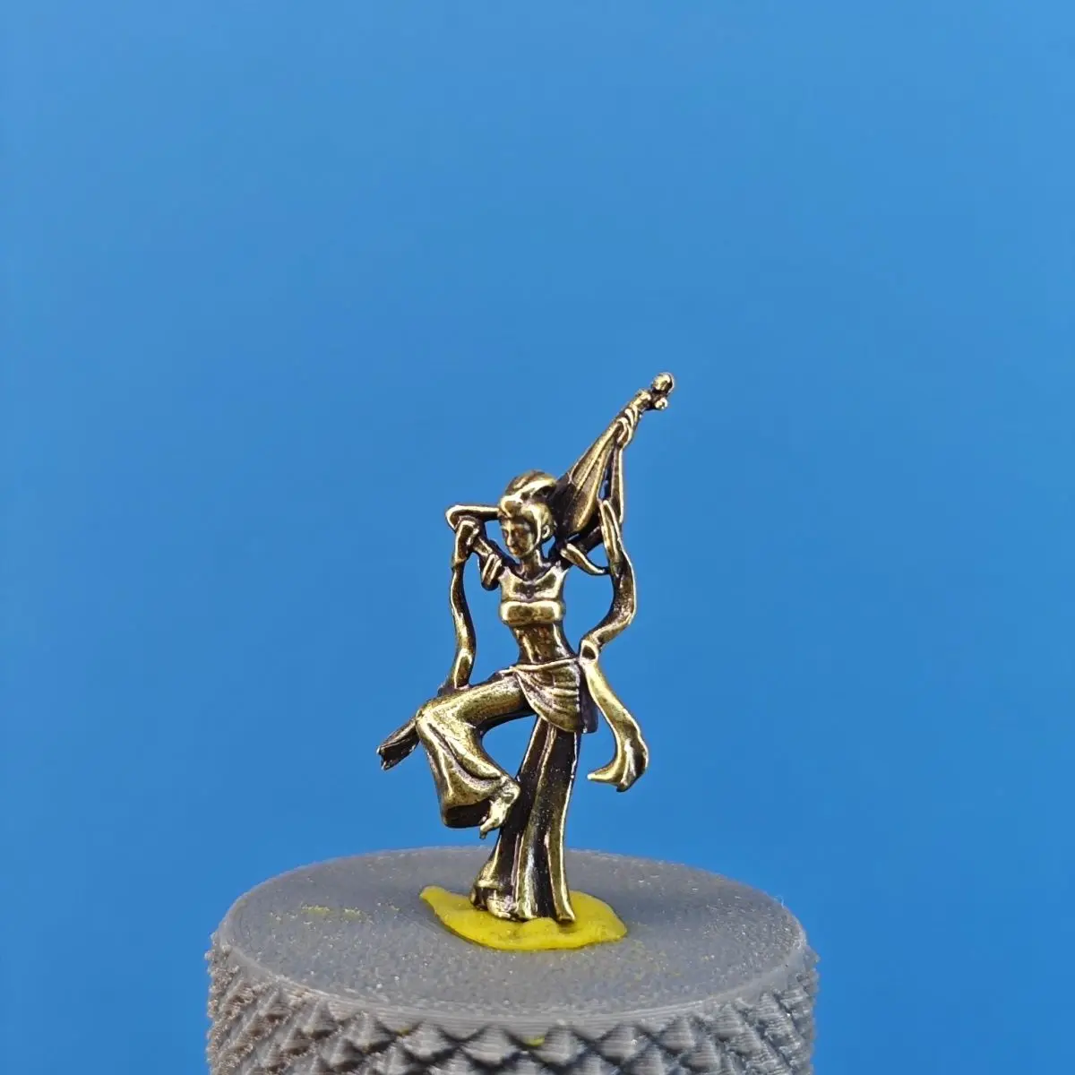 Brass Ancient Flying Apsaras, Upside-down Pipa, Beautiful Female Figure Model, Fish Tank, Bonsai and Landscape Decoration