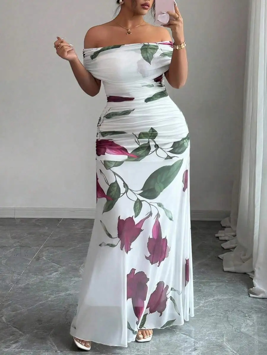 

Plus Size Off-Shoulder Floral Print Maxi Dress with Ruched Waist and Flowy Skirt
