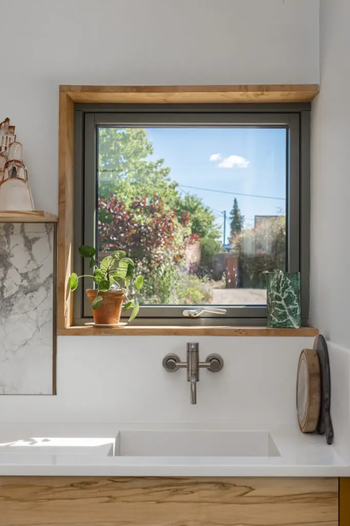 زجاج مقسى مزدوج الزجاج، نافذة مظلة للشرفة، مغلفة بالألومنيوم في الطابق السفلي، نوافذ مظلة زجاجية للمطبخ