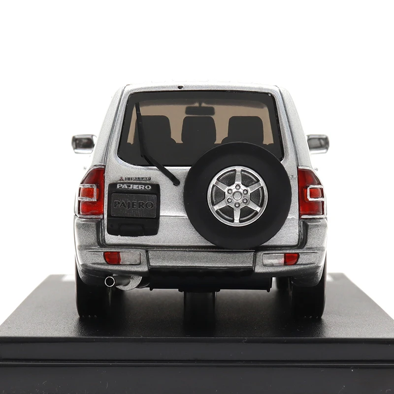 1:43 Harz Modellauto PAJERO (1999) Edition Automodell Hohe Simulationsfahrzeuge Dekoration Ornament Spielzeug für Jungen Sammlung Geschenke