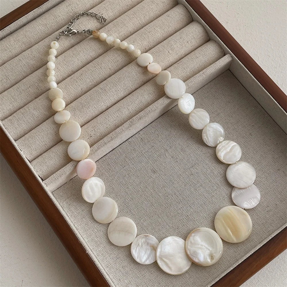 Natural shell size gradual change disc necklace women's light luxury niche design elegant fashion beaded neck chain collarbone c