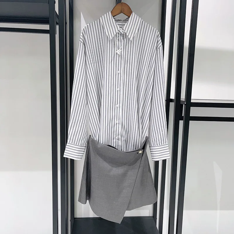 فستان بياقة قميص من قطعتين من القطن بتصميم جديد لعام 2025 مع فساتين تنورة مخططة عمودية بأحجار الراين