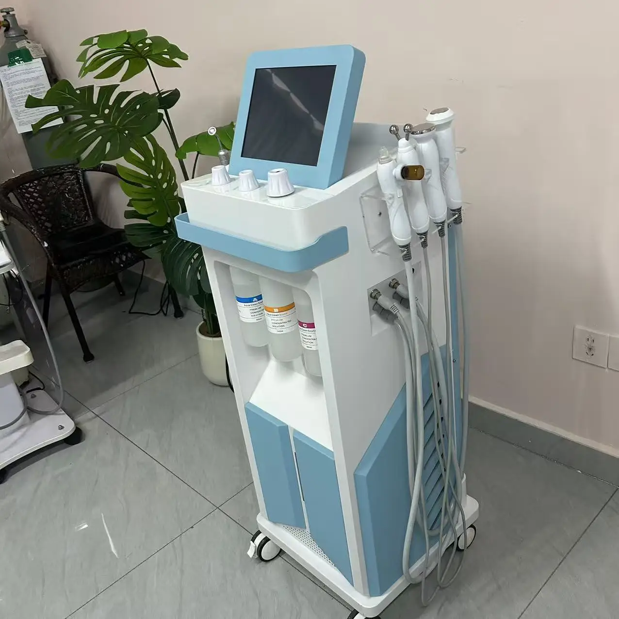 New Vertical Large Bubble Comprehensive Skin Management Instrument Hydrating Moisturizing Pore Minimizing Cleansing