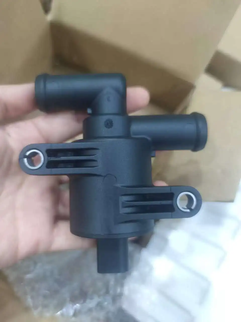 1pc Coolant Control Valve 4H0121671D,4H0121671B,4H0121671G For A-UDI A1,A3,A4 B8/B9,A5,A6 C7/C8,A7,A8 D4,Q3,Q5,Q7,TT