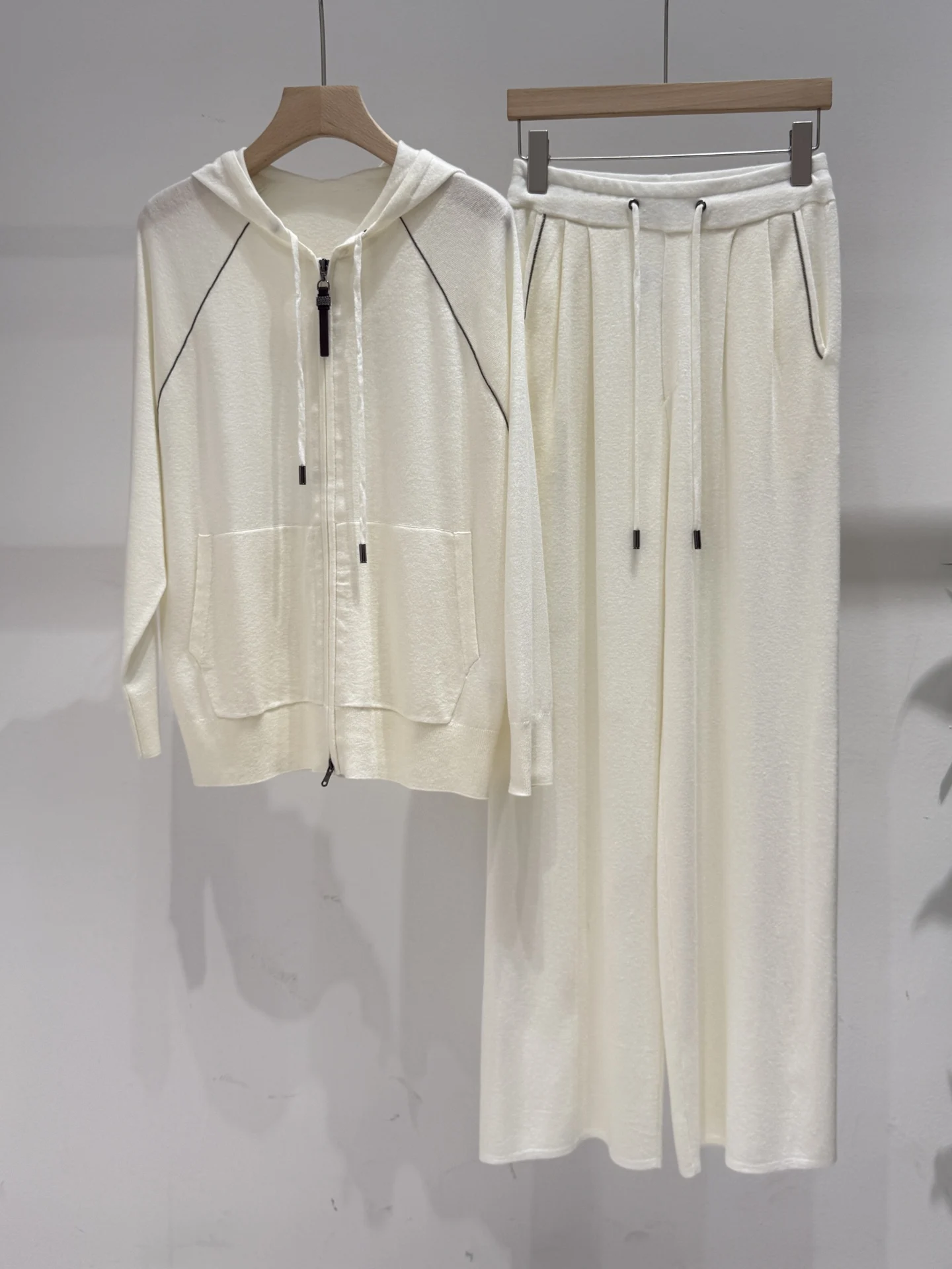 2026Women's Hooded Wool Knit Set for Autumn/Winter: Zip-Up Cardigan and Wide-Leg Pants