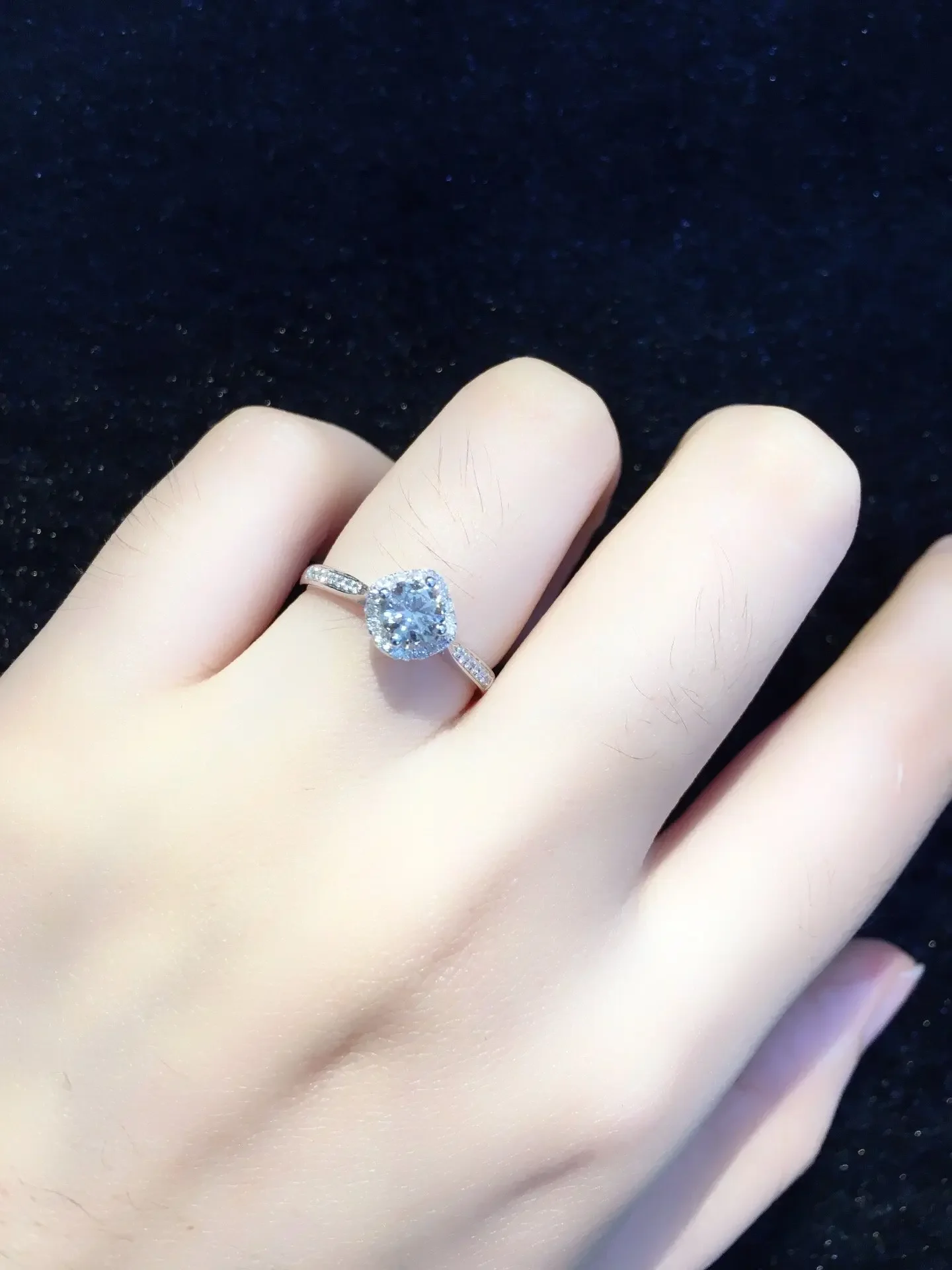 الماس الطبيعي 18K الذهب خاتم الذهب الخالص خاتم الأحجار الكريمة الجميلة جيدة الراقي العصرية الكلاسيكية حفلة غرامة مجوهرات رائجة البيع جديد 2025