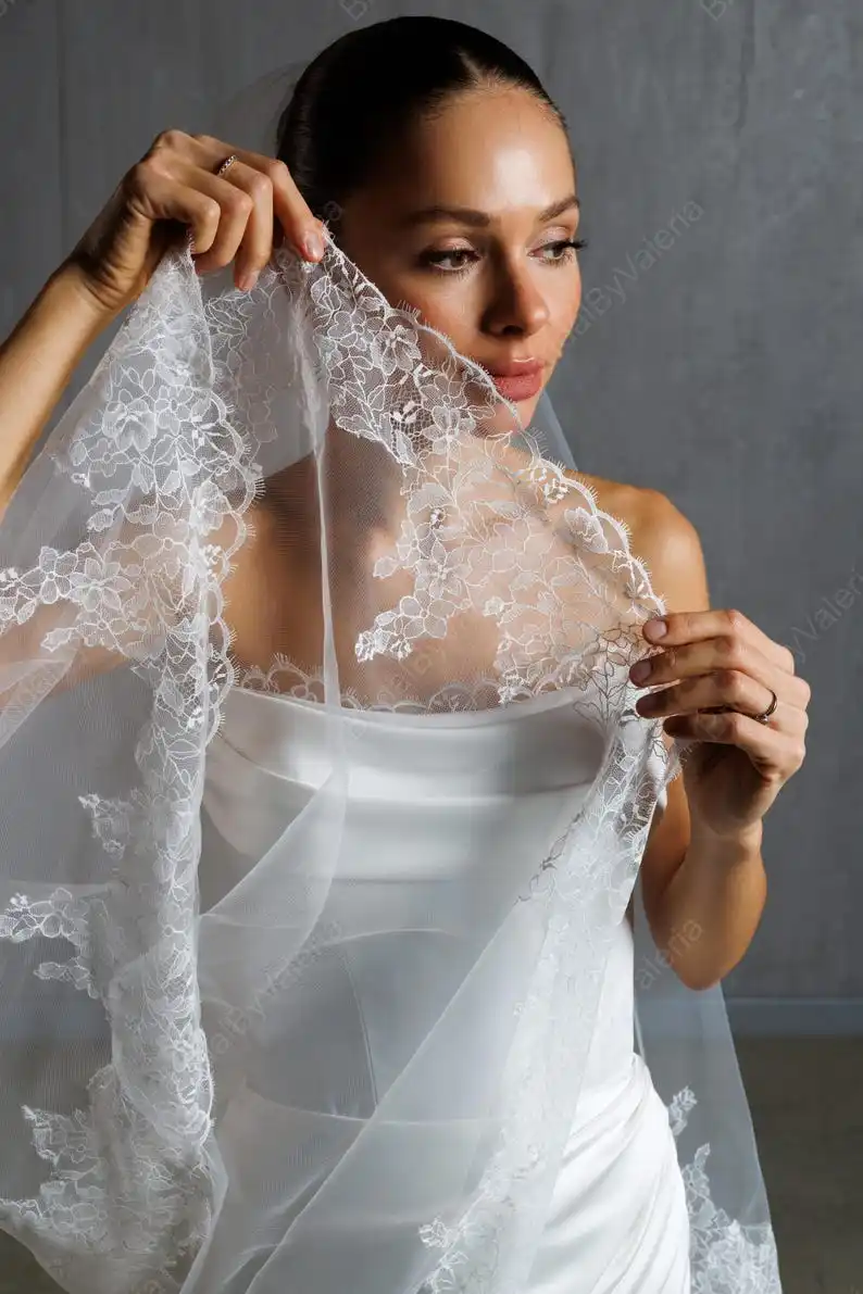 Chantilly Lace Wedding Veil Two-Layer Ivory Bridal Veil Accept Customized Length and Bulk Orders Voile De Mariée Wedding Dress