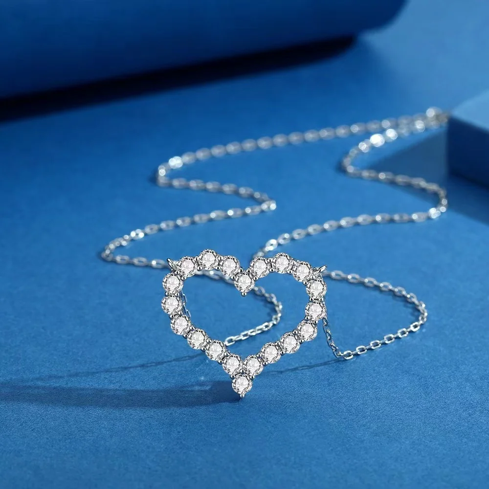 

S925 Silver Moissanite - Inlaid Heart Necklace Women's Clavicle Chain Valentine's Day Gift Accessory