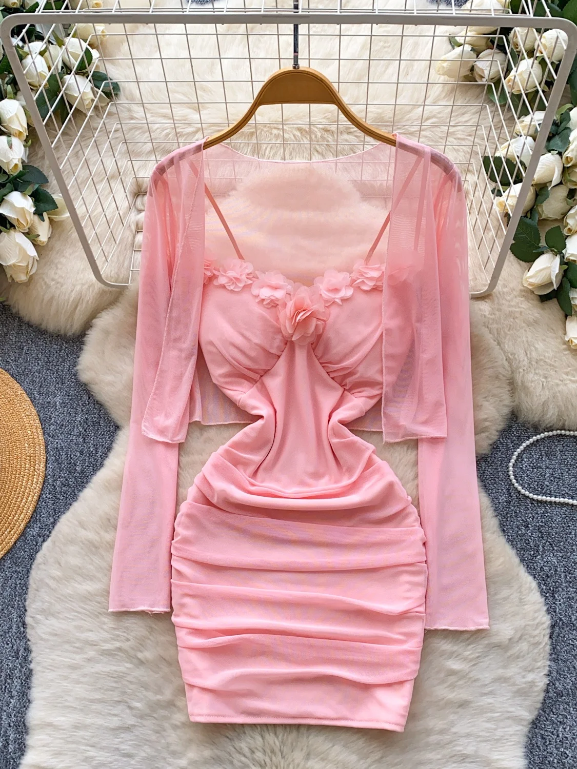 ชุดเซ็ตสองชิ้นสำหรับผู้หญิงสไตล์เกาหลี ปี 2026 เสื้อทรงเอไลน์เอวสูง แต่งลายดอกไม้ พร้อมเสื้อคลุมยาว