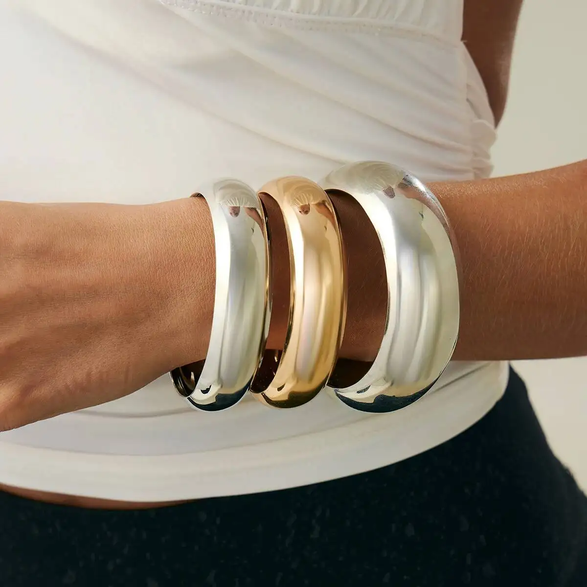 

Ingemark 3Pcs/Set Punk Simple Geometric Smooth Bracelet for Women Creative Hyperbole Metal Mixed Color Wide Round Bangle Jewelry