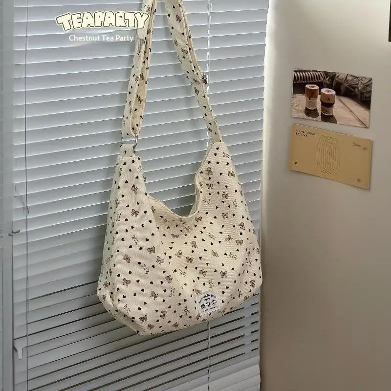 Vintage-Handtasche im Hobo-Stil aus Cord mit Blumenmuster, verstellbarer Riemen, große Kapazität, Schultertasche für Schule, Einkaufsbummel und den täglichen Weg zur Arbeit. – Detail 2