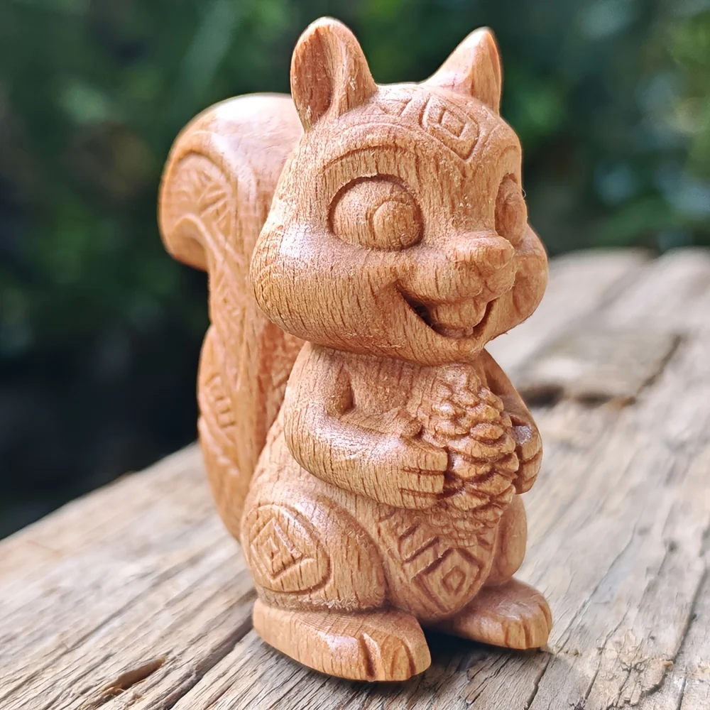 1.8 Inch Wooden Carved Squirrel Ornament, Animal Style, Simple Style, Suitable for Centerpiece Decoration, Bedroom, Christmas Gift, Study Room, Halloween Decoration, Birthday Gift, Men's Gift, Indoor Decoration