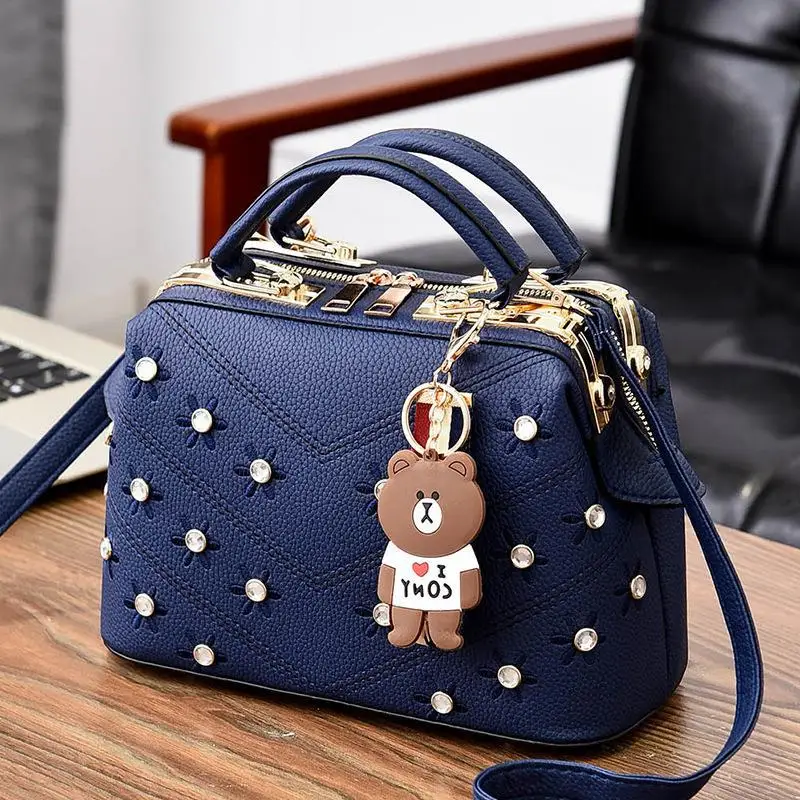 New 2023 fashion PU women\'s bag steel clip doctor\'s bag fashion trend diagonal shoulder handbag