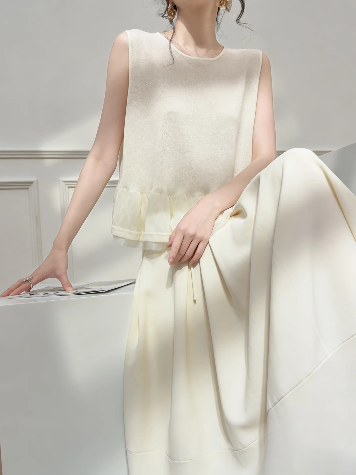 

White Waist-Cinching Ruffle-Edged Top And Skirt Set Women's Fashion Korean Style Complete OOTD Summer High Waist Hollow out C...