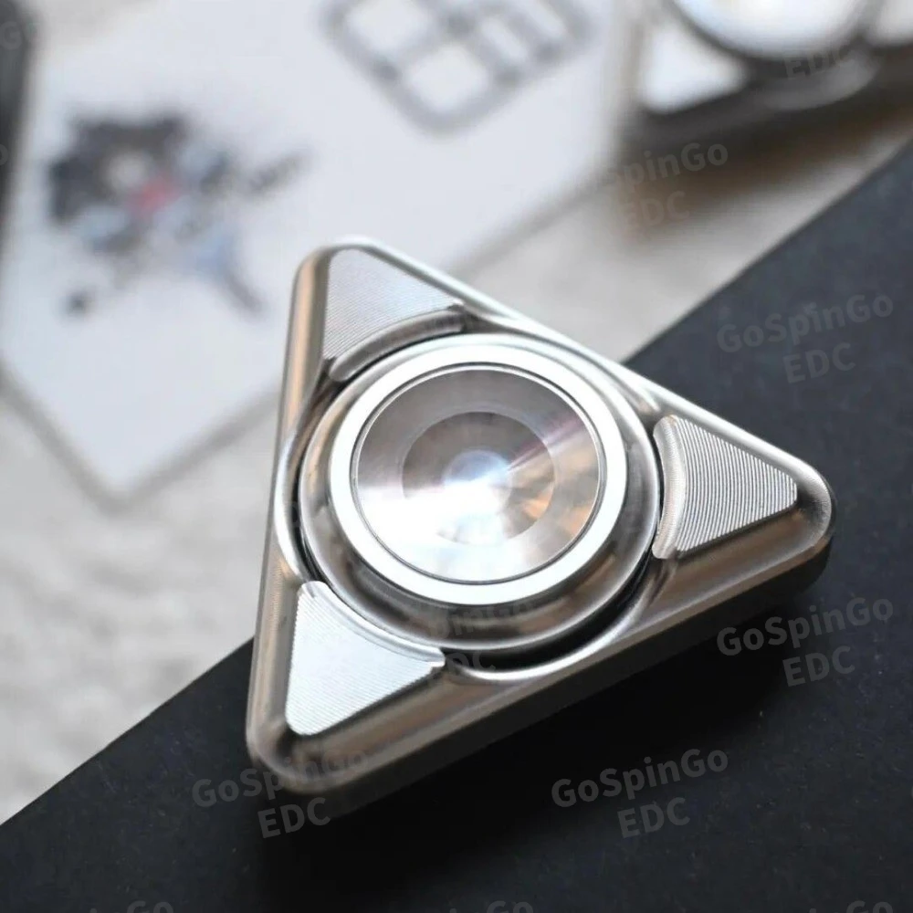Blacktopworks EDC Addiction ST 2.0 Tungsteno Tre foglie Spinner Gadget per alleviare l'ansia Fidget Spinner Gyro