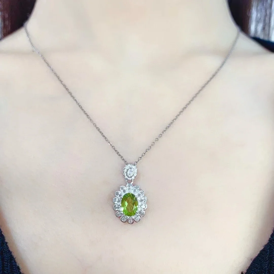 Cute 925 Silver Flower Jewelry Set for Women 4mm*6mm Total 1ct Natural Peridot Ring and Pendant with Thick 18K Gold Plating