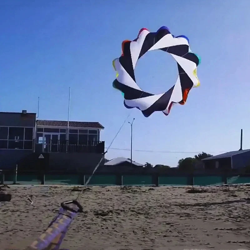 Anillo de calcetín de viento giratorio de serpiente de 2m, línea de cometa de lavandería, espectáculo inflable, cometa de línea cuádruple, manijas de cometa, surf de viento