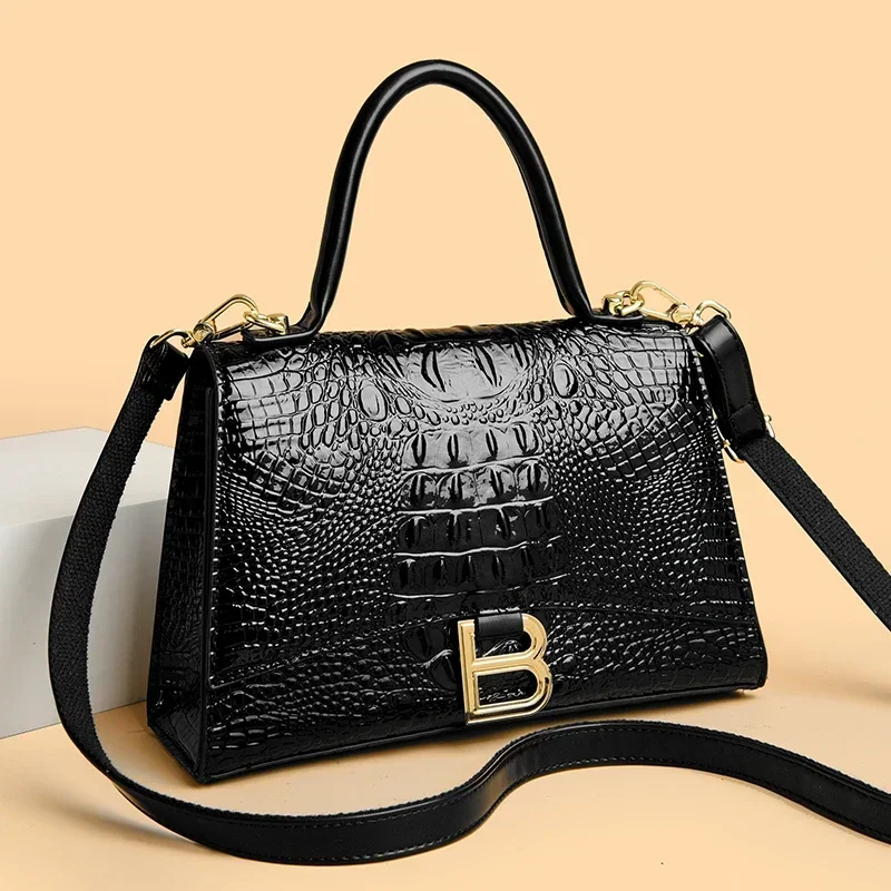 

Elegant Vintage Leather Crossbody Bag For Women Stylish Minimalist Design With Textured Retro Letter Logo Large Capacity Tote