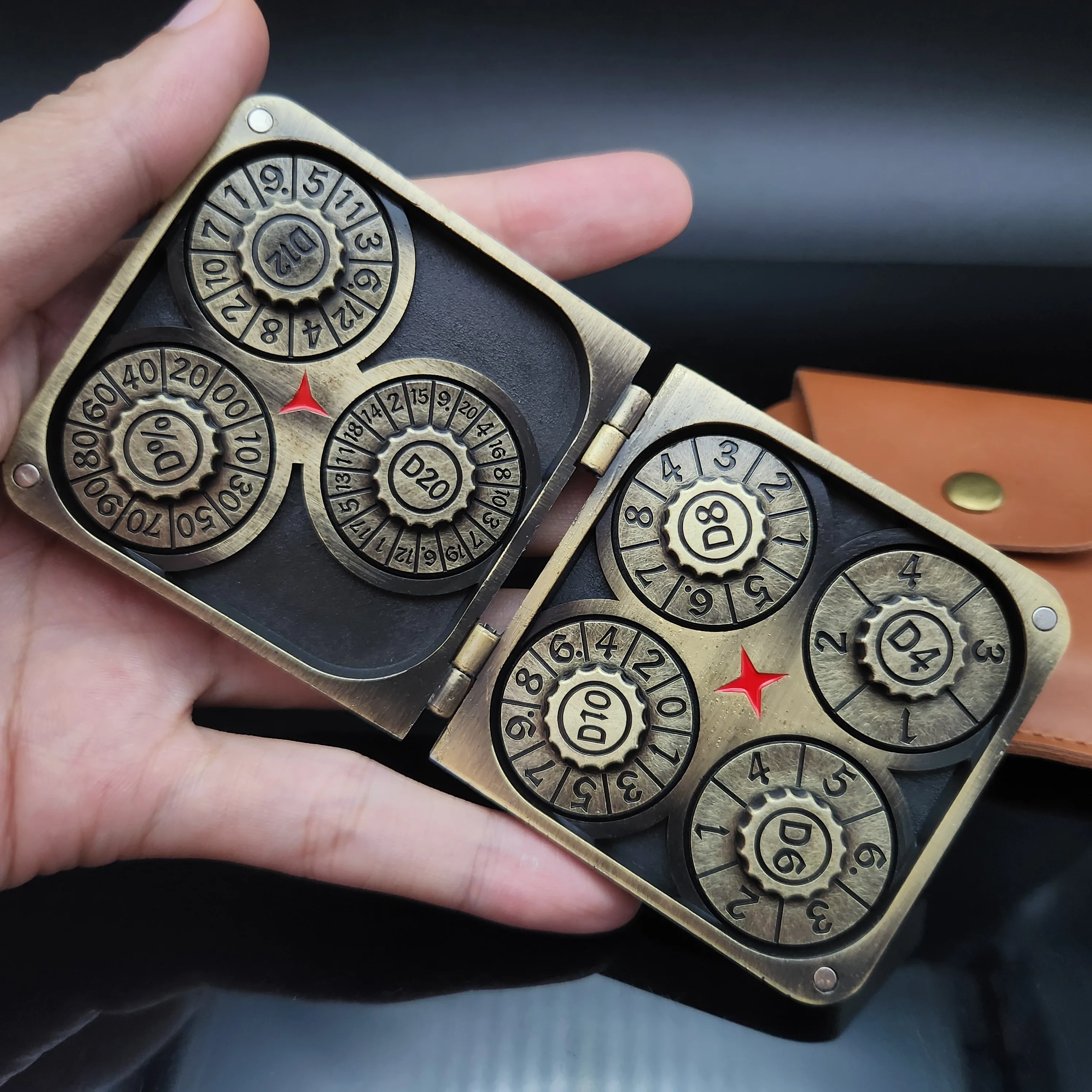 7-in-1 혁신적인 접이식 금속 주사위 세트, 참신한 주사위, 숙련된 플레이어를 위한 선호 주사위, 수집용 주사위