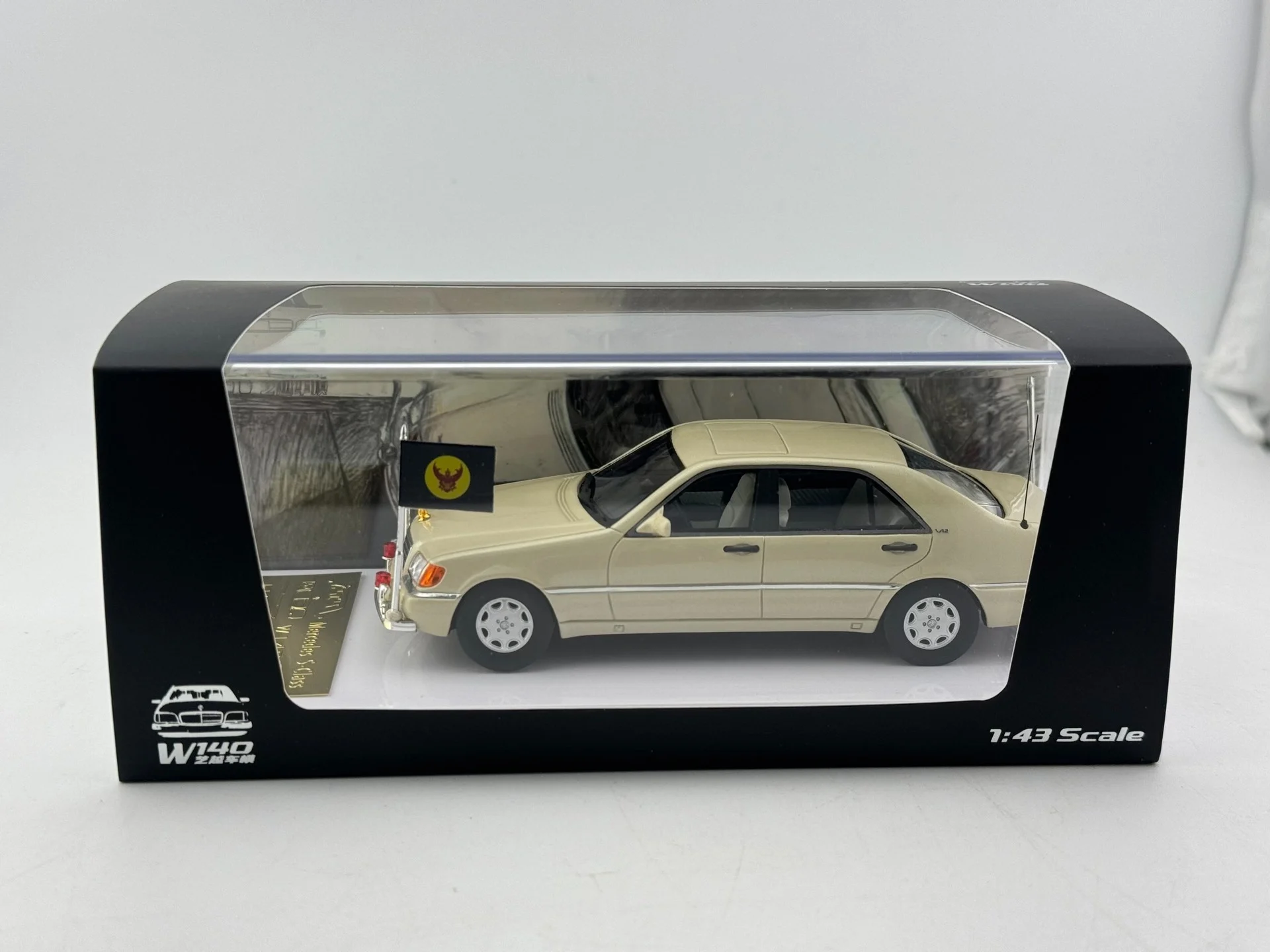 

Масштабная модель автомобиля «Тигр» (1/43) — «Тайский король» (резиновая)