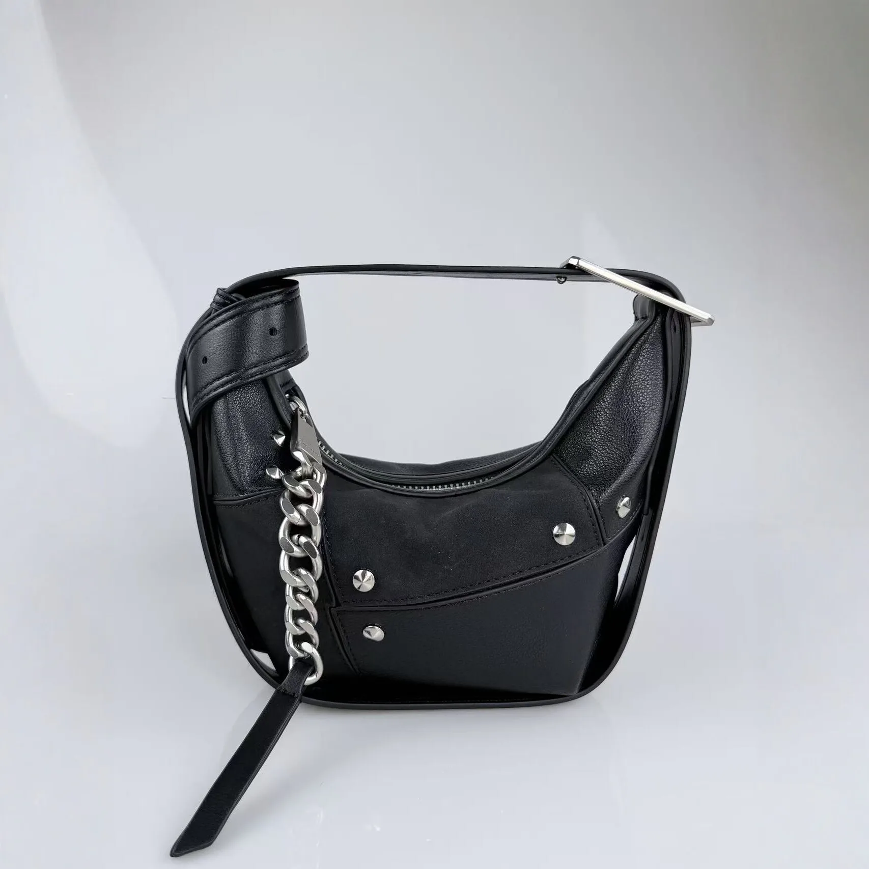 Bolso de cadena con remaches para mujer, estilo atrevido, con asa superior, bandolera y de mano, estilo punk rock con tachuelas, para citas nocturnas y estilo urbano