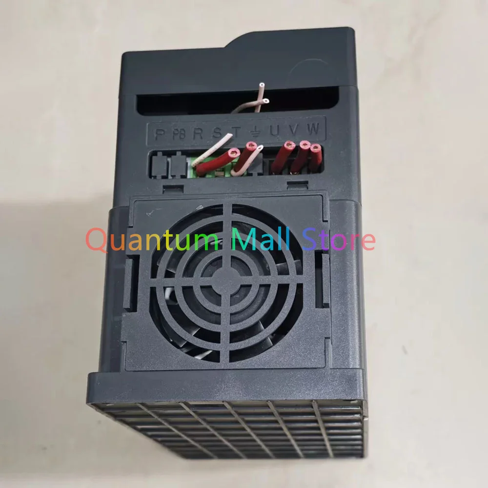 Three phase 4KW 220V frequency converter Y900-0040G1
