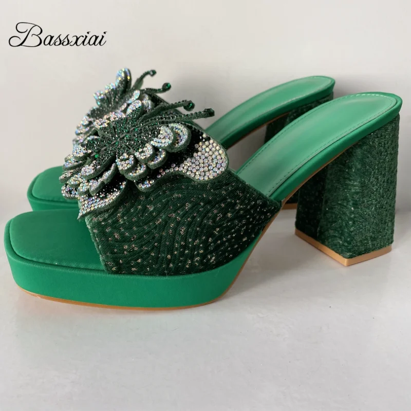 

Женские сандалии с декором из страз в виде бабочек и цветов, зеленые, на высокой платформе, с массивным каблуком, летние мюли с ремешком на пятке